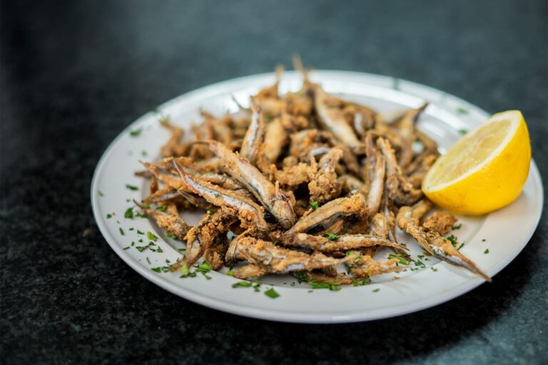 pescado fresco junto a la playa